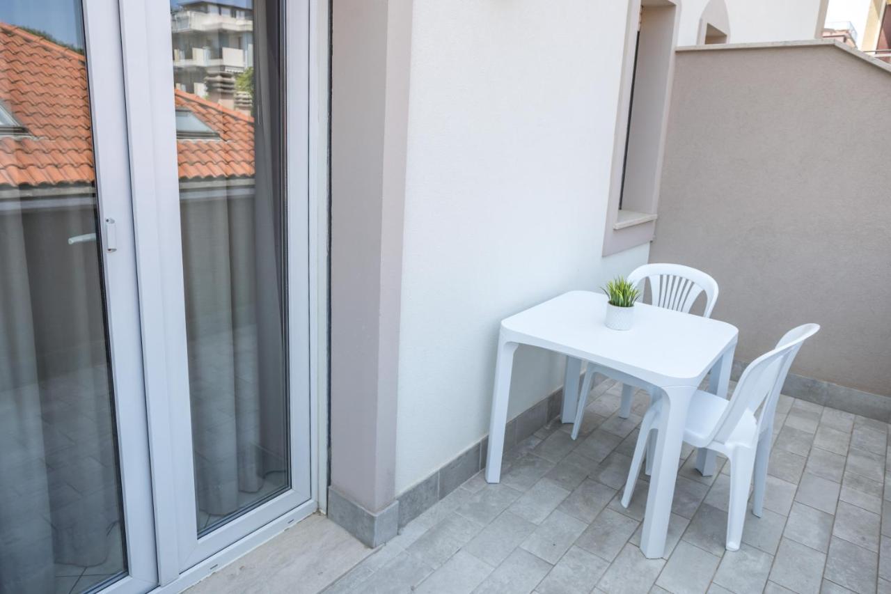 Rimini Bay Suites&Residence ภายนอก รูปภาพ